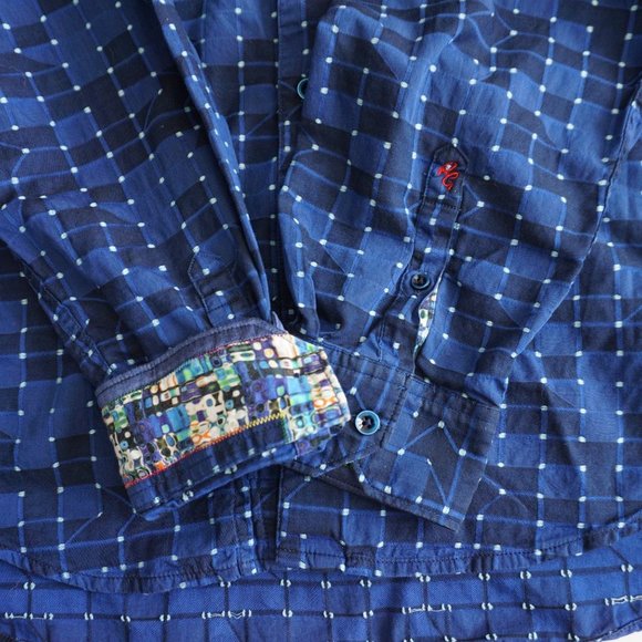 **SOLD** Robert Graham | Flip Collar/Sleeve Blue Shirt - Picture 3 of 8